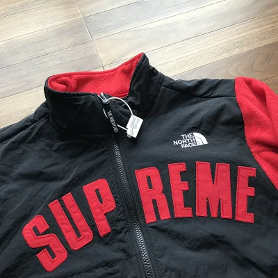 Флисовая Куртка Supreme The North Face Arc Logo Denali Fleece Jacket "Red/Black" фото № 4 Флисовая Куртка Supreme The North Face Arc Logo Denali Fleece Jacket "Red/Black" фото № 4