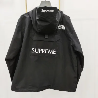 Демисезонная куртка Supreme xThe North Face Embroidery Logo "Black" фото № 4