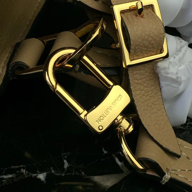 Сумка Louis Vuitton M44246 Vosges MM Monogram Empreinte Leather Papyrus "Beige" фото № 7