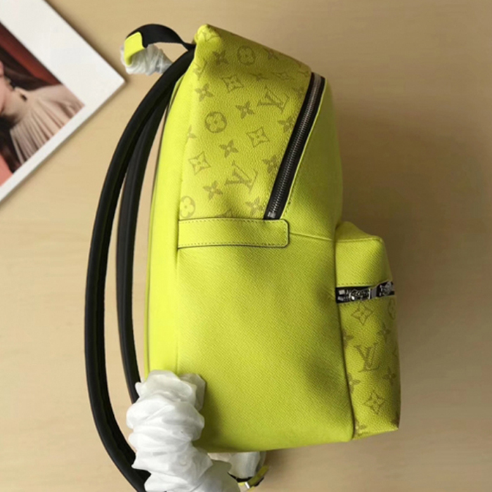 Рюкзак Louis Vuitton Discovery Backpack PM M30228 Taiga Leather "Lime Green" фото № 3