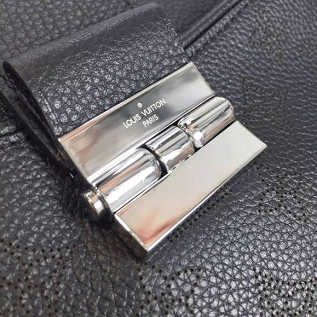 Сумка Louis Vuitton M41788 Sevres Shoulder Bag Mahina Leather "Black" фото № 7