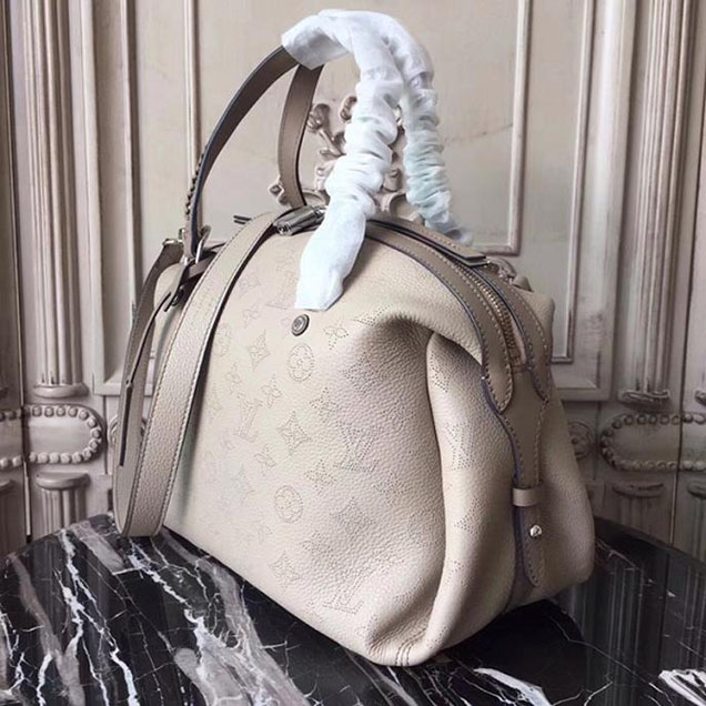 Сумка Louis Vuitton Asteria M54672 Mahina Leather "Beige" фото № 3