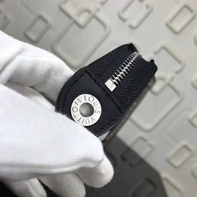 Клатч Louis Vuitton Pochette Voyage MM N64442 Damier Graphite Canvas "Graphite" фото № 8