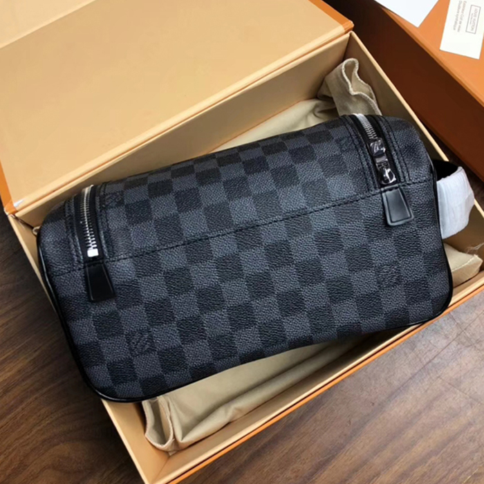 Косметичка Louis Vuitton Toiletry Pouch MM N47625 Damier Graphite Canvas "Graphite" фото № 4