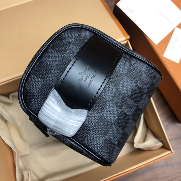 Косметичка Louis Vuitton Toiletry Pouch MM N47625 Damier Graphite Canvas "Graphite" фото № 6