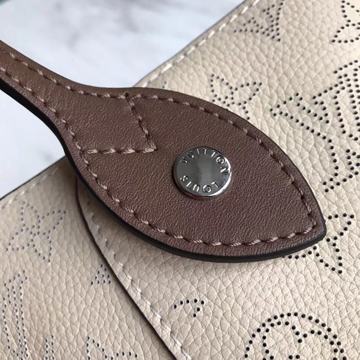 Сумка Louis Vuitton Hina PM M51950 Mahina Leather Creme "Beige" фото № 7