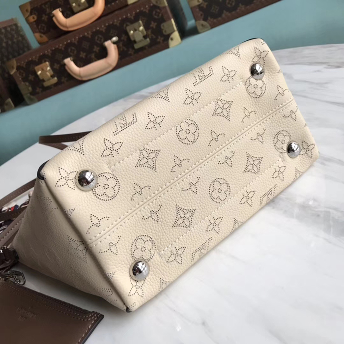 Сумка Louis Vuitton Hina PM M51950 Mahina Leather Creme "Beige" фото № 5