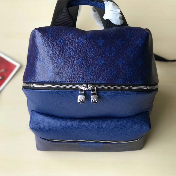 Рюкзак Louis Vuitton Discovery Backpack PM M30229 Taiga Leather "Navy Blue" фото № 5