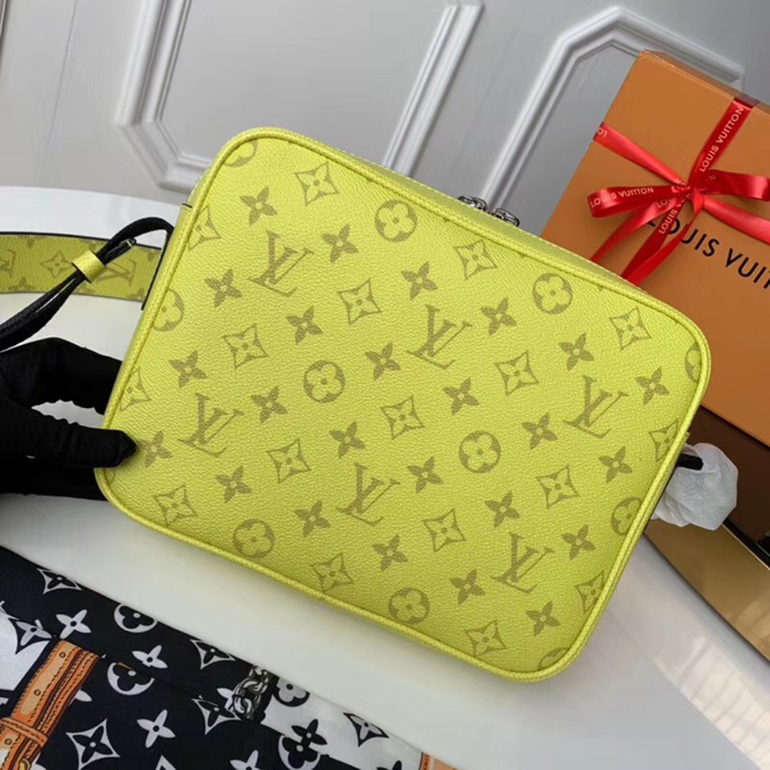 Сумка Louis Vuitton Outdoor Messenger M30239 Taiga Leather "Lime Green" фото № 4