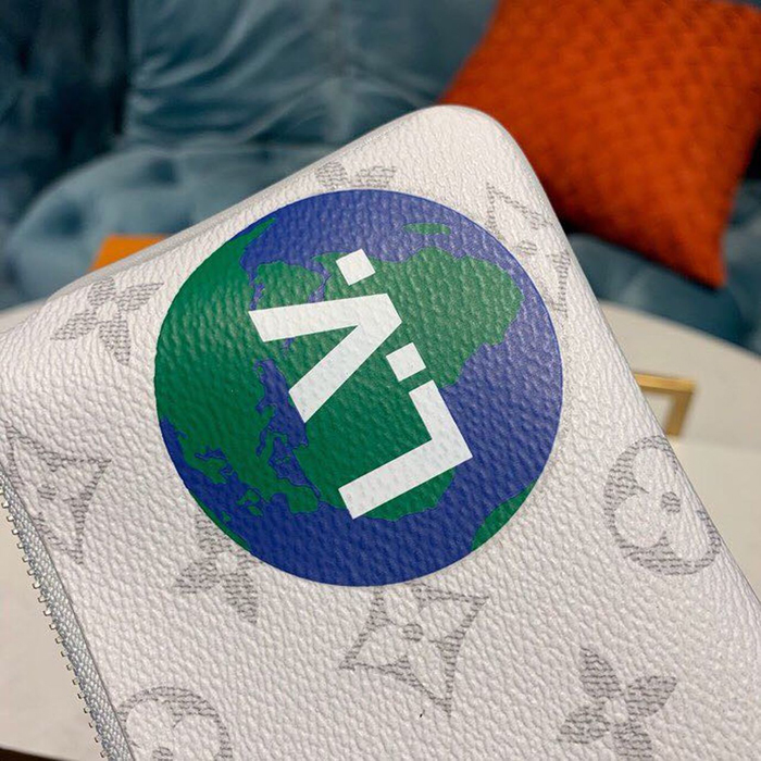 Клатч Louis Vuitton Zipped Pouch PM M67809 Monogram Canvas "White" фото № 5