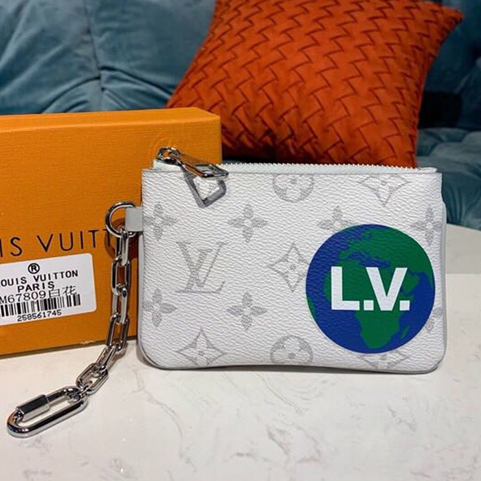 Клатч Louis Vuitton Zipped Pouch PM M67809 Monogram Canvas "White" фото № 10
