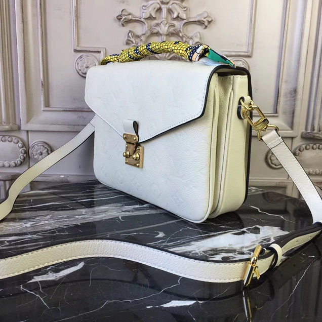 Сумка Louis Vuitton Pochette Metis 25cm Bag Monogram Empreinte Canvas Spring Summer 2018 Collection M44072 Creme "Beige" фото № 7