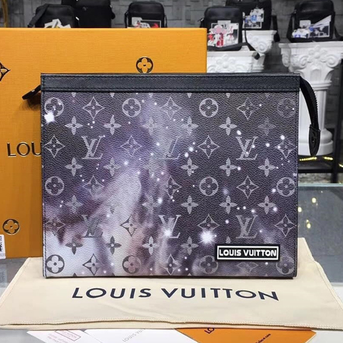 Клатч Louis Vuitton Pochette Voyage MM M44448 Monogram Coated Canvas "Galaxy" фото № 2