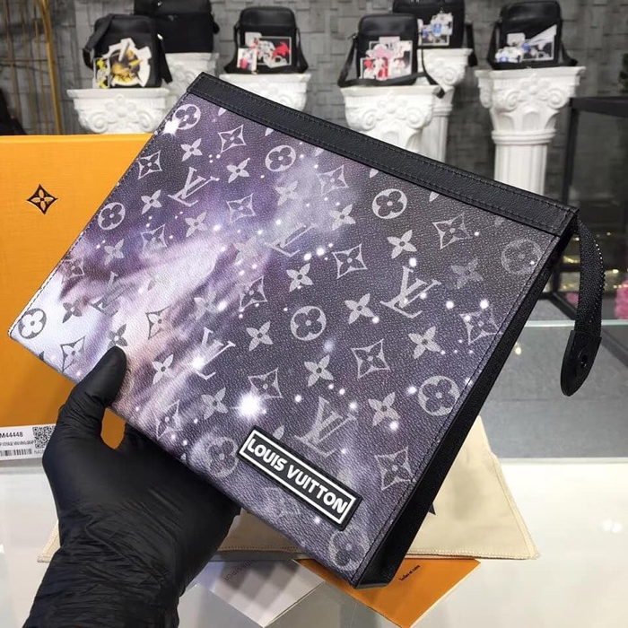 Клатч Louis Vuitton Pochette Voyage MM M44448 Monogram Coated Canvas "Galaxy" фото № 3