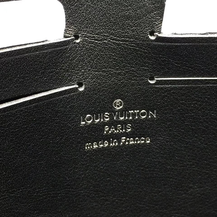 Клатч Louis Vuitton Pochette Voyage MM M44448 Monogram Coated Canvas "Galaxy" фото № 9