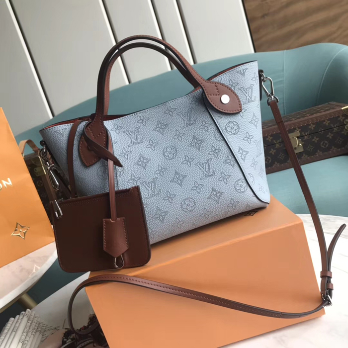 Сумка Louis Vuitton Hina PM M52975 Mahina Leather Bleu Horizon Pumpkin "Blue" фото № 2
