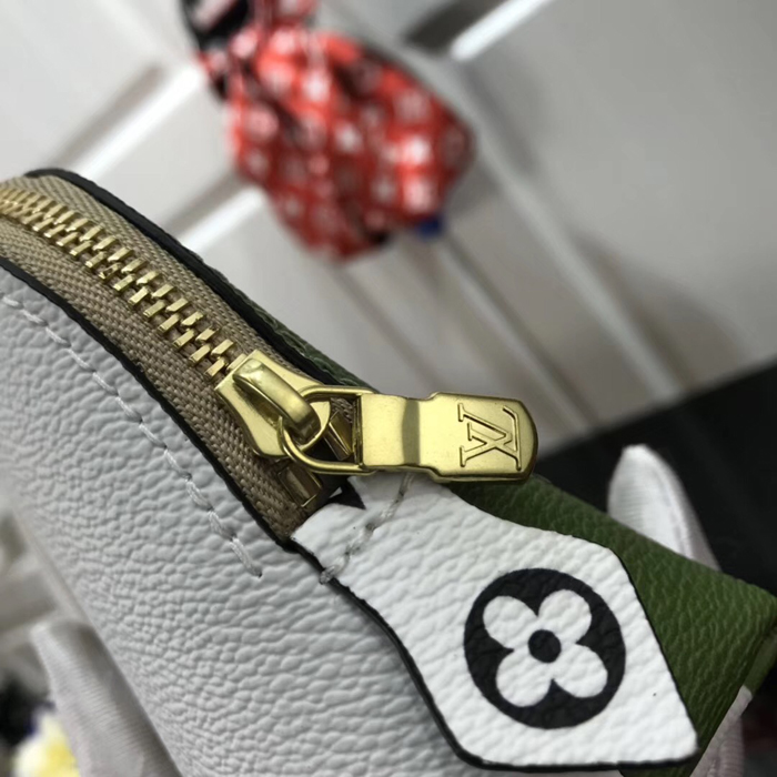 Косметичка Louis Vuitton Pochette Cosme XL M67693 Monogram Coated Canvas Khaki "Green" фото № 6