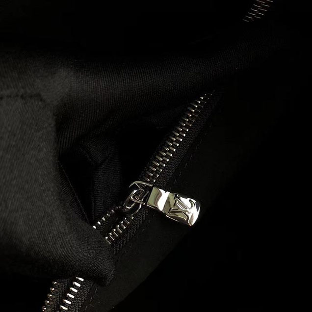 Сумка Louis Vuitton Monogram Eclipse Canvas Tote M43816 "Black" фото № 10