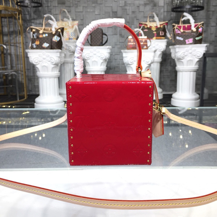 Сумка Louis Vuitton M52464 Bleecker Box Monogram Vernis Cerise "Red" фото № 4