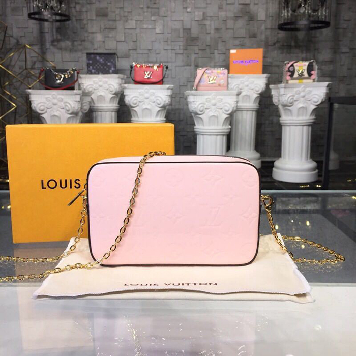 Сумка Louis Vuitton Camera Pouch M64058 Monogram Vernis Rose Ballerine "Pink" фото № 4