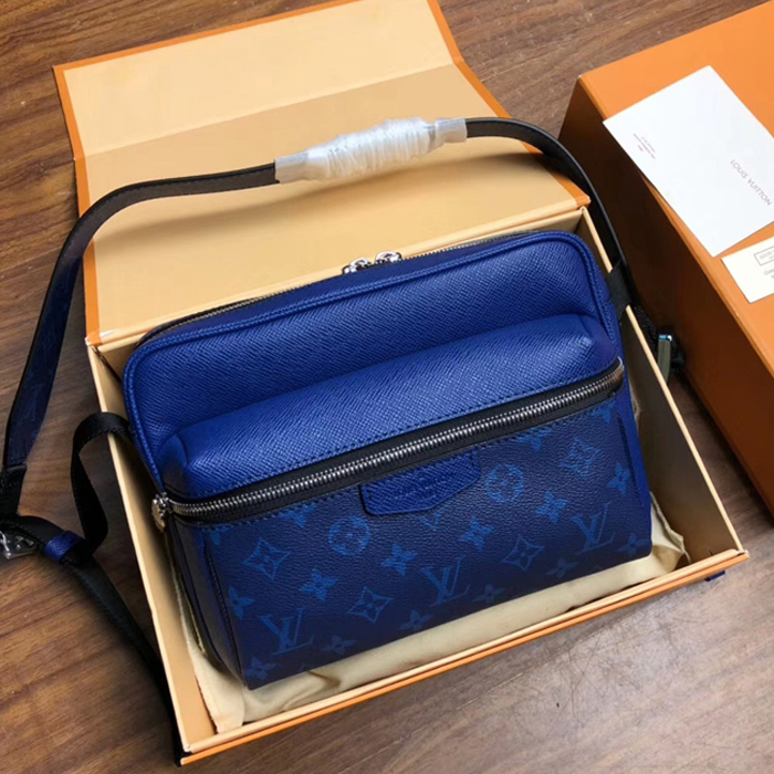 Сумка Louis Vuitton Outdoor Messenger M30242 Taiga Leather "Navy Blue" фото № 2