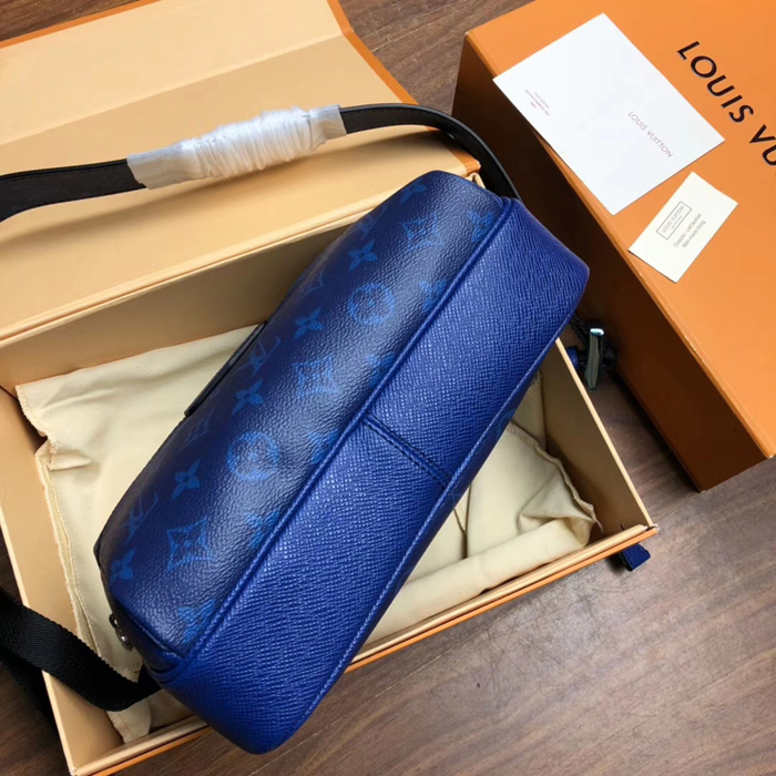 Сумка Louis Vuitton Outdoor Messenger M30242 Taiga Leather "Navy Blue" фото № 5