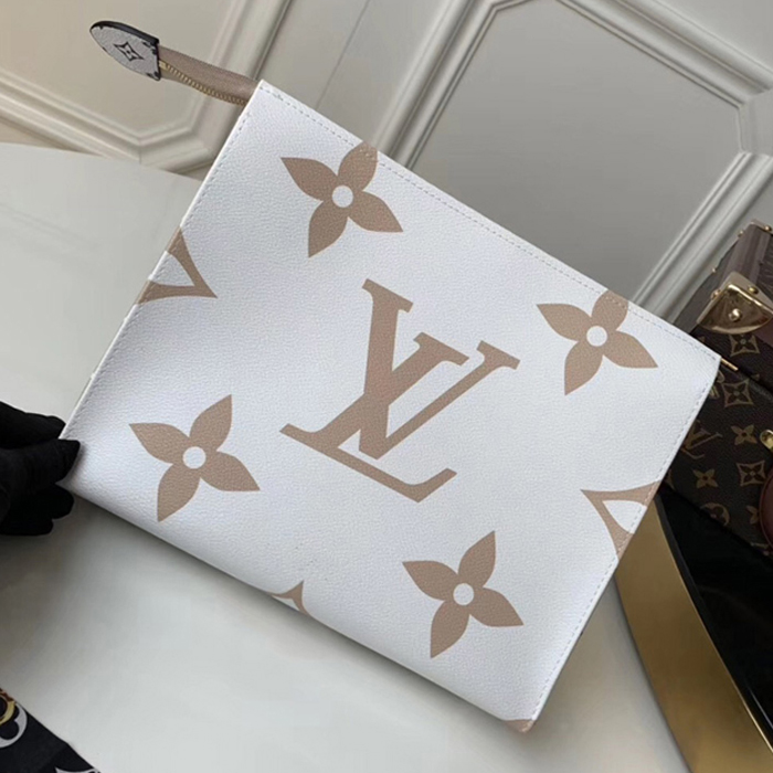 Косметичка Louis Vuitton Toilet Pouch XL M67691 Monogram Coated Canvas Khaki "Green" фото № 5