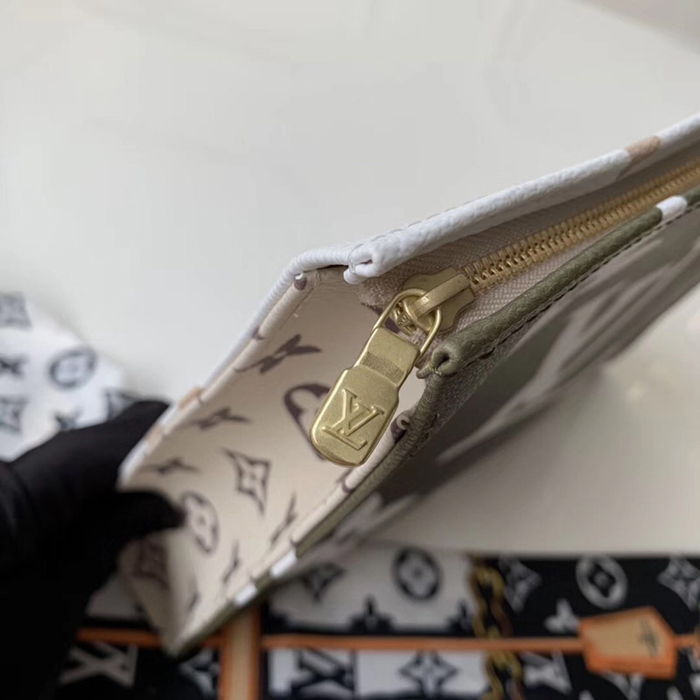 Косметичка Louis Vuitton Toilet Pouch XL M67691 Monogram Coated Canvas Khaki "Green" фото № 7