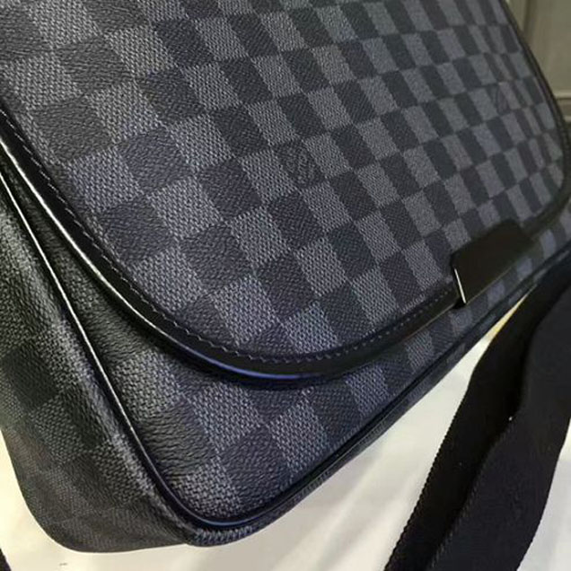 Сумка Louis Vuitton N58029 Daniel MM Messenger Bag Damier Graphite Canvas "Graphite" фото № 7