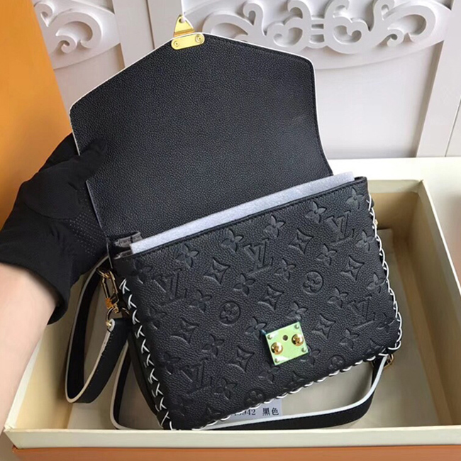 Сумка Louis Vuitton M43942 Pochette Metis Monogram Empreinte Leather "Black" фото № 8