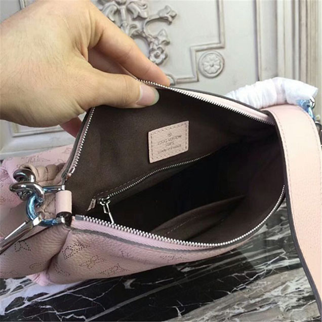 Сумка Louis Vuitton M51219 Babylone Chain BB Hobo Bag Mahina Leather "Pink" фото № 9