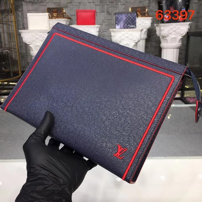 Клатч Louis Vuitton Pochette Voyage M63394 Taiga Leather Bleu Marine "Navy Blue" фото № 3