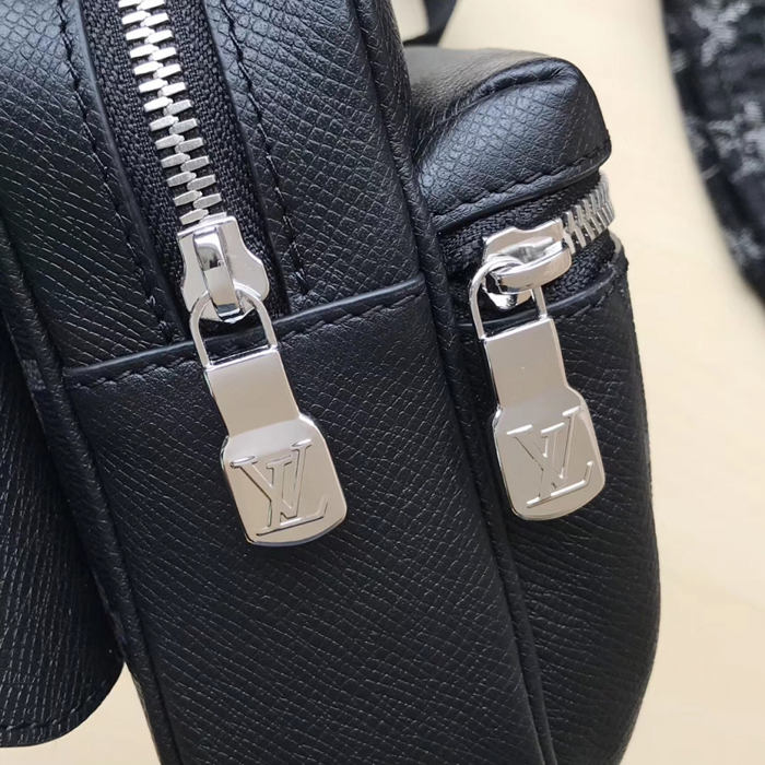 Сумка Louis Vuitton Outdoor Bumbag M30245 Taiga Leather "Black" фото № 5