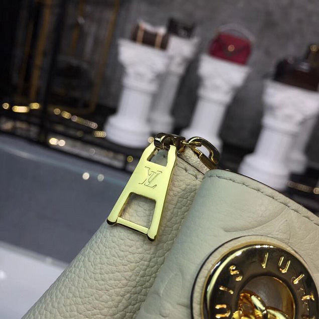 Сумка Louis Vuitton Monogram Empreinte Surene BB Bag Creme M43877 2018 "Beige" фото № 8