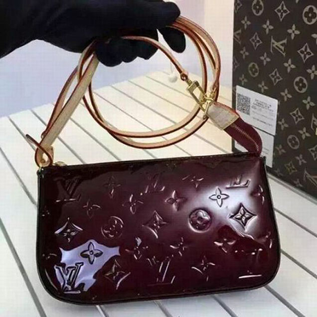 Сумка Louis Vuitton M91576 Pochette Accessoires Monogram Vernis "Chocolate" фото № 2