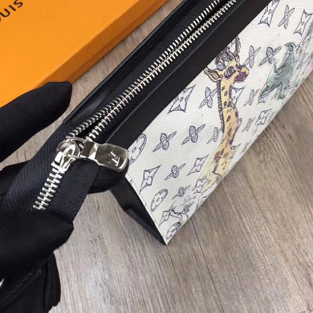 Клатч Louis Vuitton M66929 Pochette Voyage MM Monogram Canvas "White" фото № 7