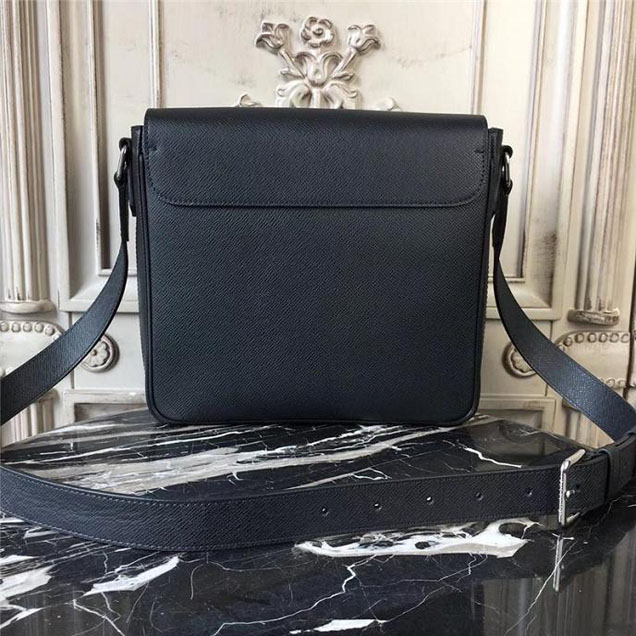 Сумка Louis Vuitton Taiga Leather Roman PM M32726 "Black" фото № 4