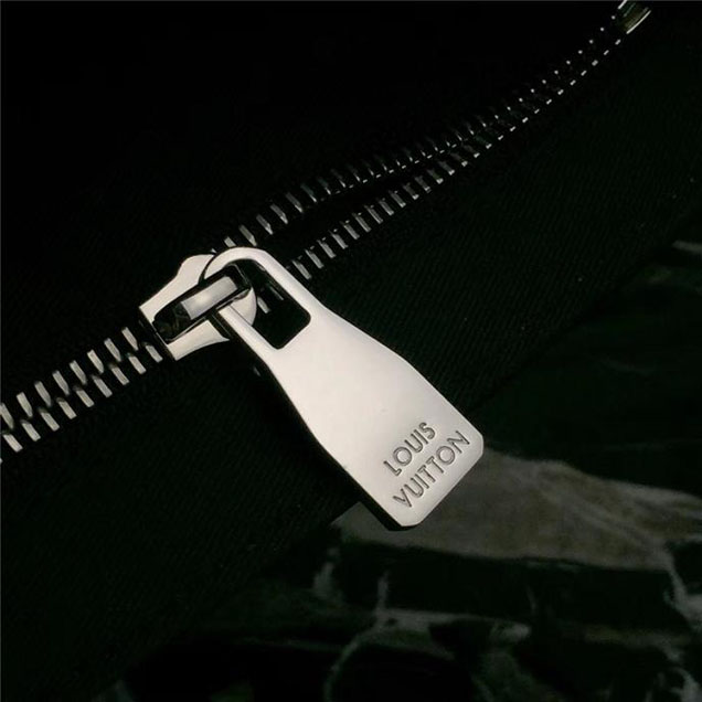 Сумка Louis Vuitton Taiga Leather Roman PM M32726 "Black" фото № 9