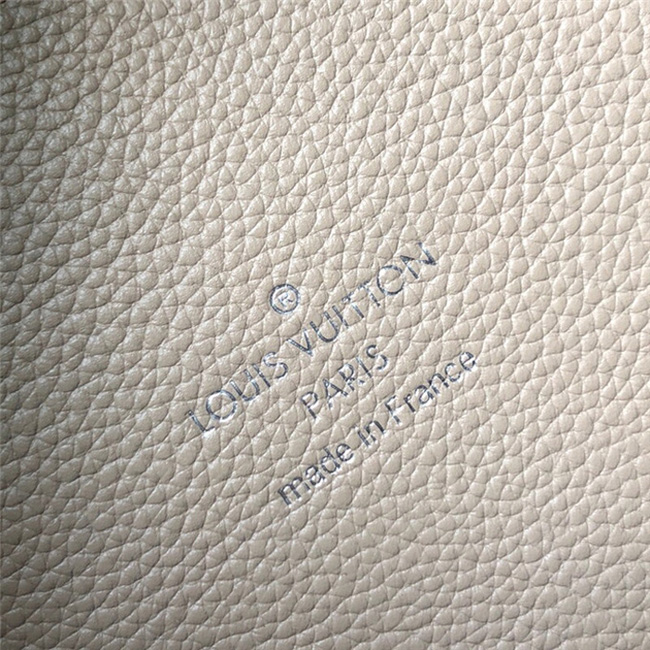 Сумка Louis Vuitton M53140 Hina MM Mahina Leather "Beige" фото № 10