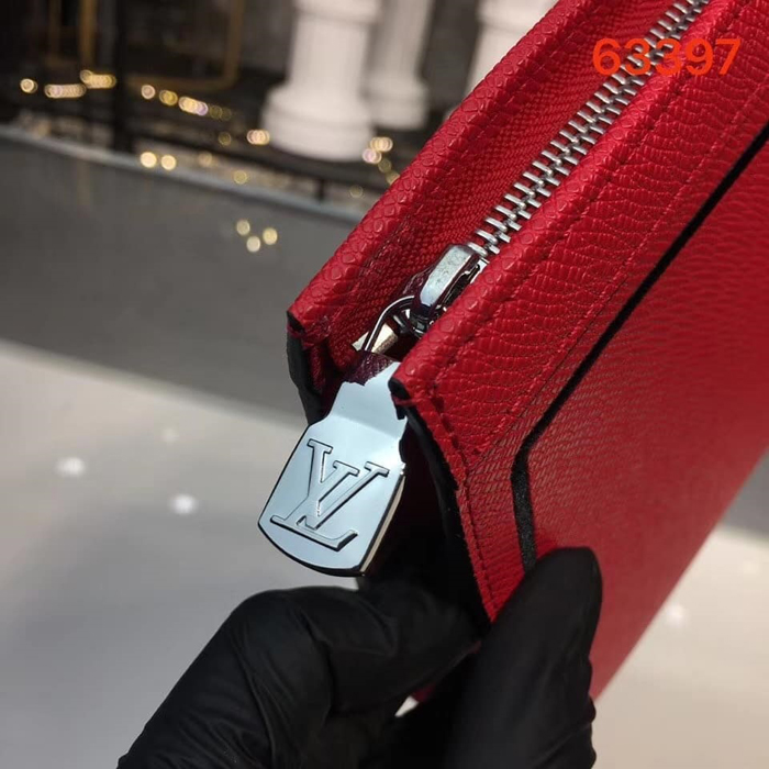 Клатч Louis Vuitton Pochette Voyage M63397 Taiga Leather "Red" фото № 6
