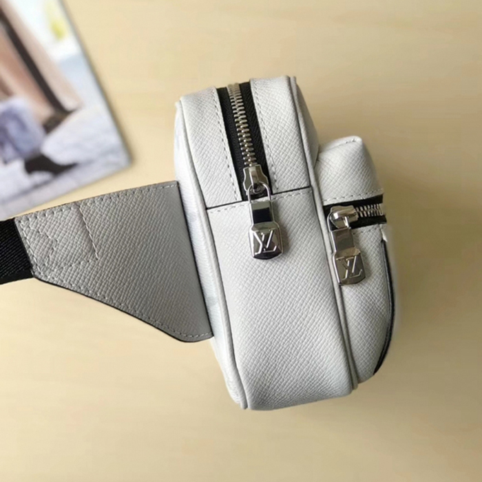 Сумка Louis Vuitton Outdoor Bumbag M30247 Taiga Leather Silver "White" фото № 4