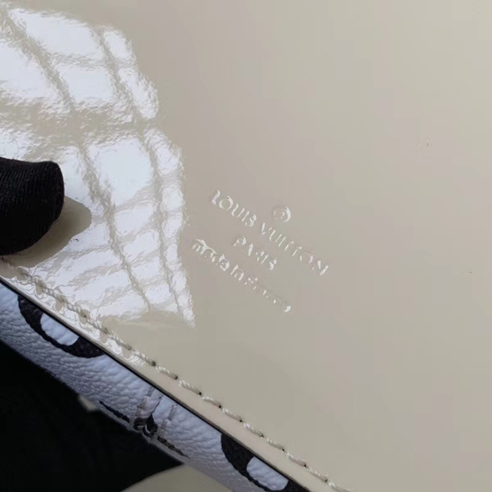 Сумка Louis Vuitton Cherrywood BB M53632 Patent Leather Creme "Beige" фото № 9