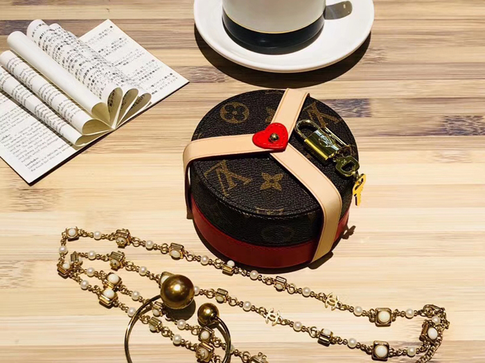 Шкатулка Louis Vuitton Lock Me Box GM GI0352 Monogram Canvas Red "Brown" фото № 7