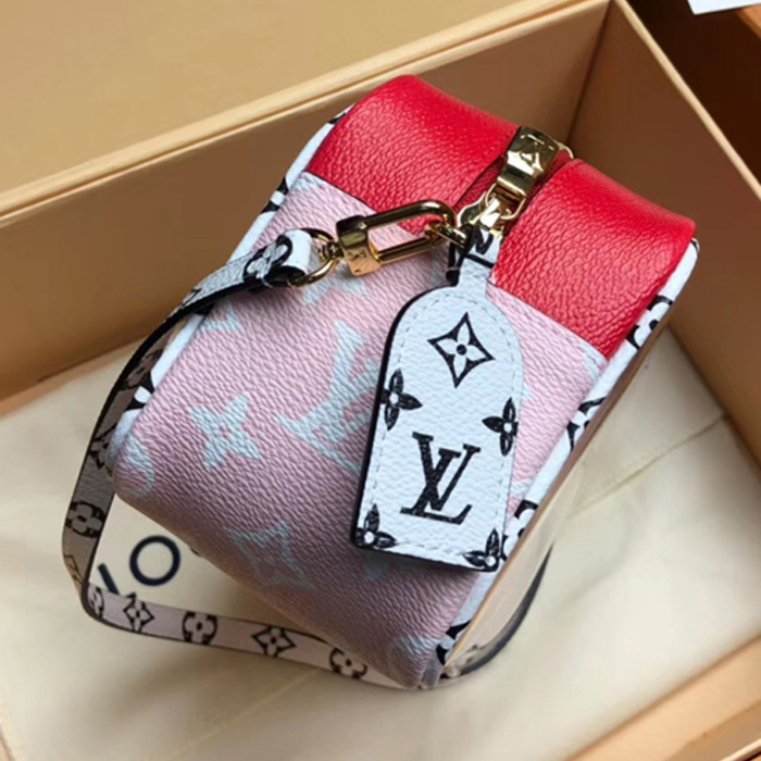 Сумка Louis Vuitton Beach Pouch M67601 Monogram Coated Canvas Pink "Red" фото № 5