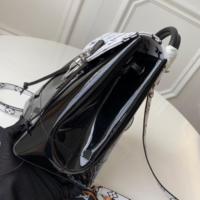 Рюкзак Louis Vuitton Hot Springs Backpack M53637 Patent Leather "Black" фото № 4