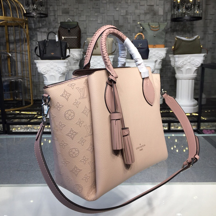 Сумка Louis Vuitton M55030 Haumea Mahina Leather Magnolia "Pink" фото № 3