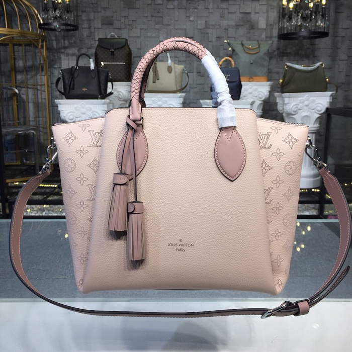 Сумка Louis Vuitton M55030 Haumea Mahina Leather Magnolia "Pink" фото № 2