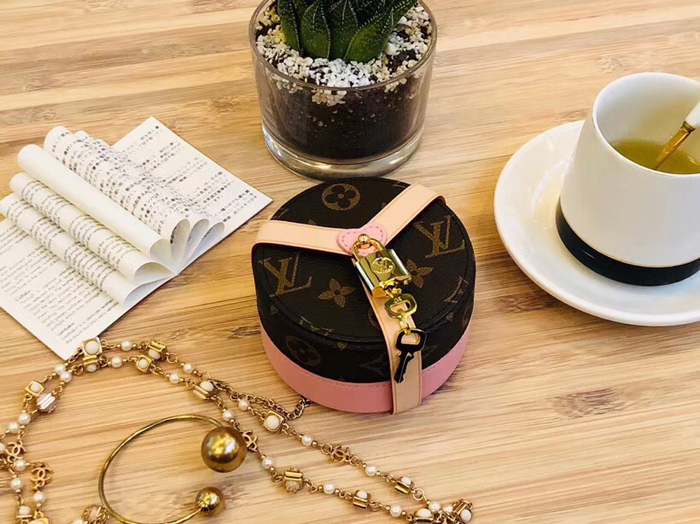 Шкатулка Louis Vuitton Lock Me Box PM GI0353 Monogram Canvas Pink "Brown" фото № 4