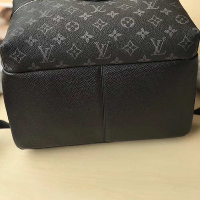 Рюкзак Louis Vuitton Discovery Backpack PM M30230 Taiga Leather "Black" фото № 6