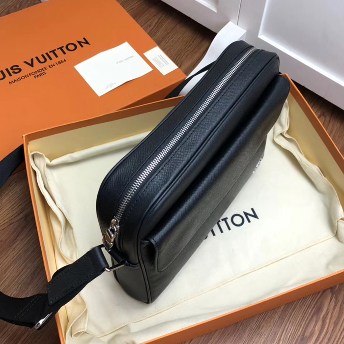 Сумка Louis Vuitton Alex Messenger PM M30260 Taiga Leather "Black" фото № 5